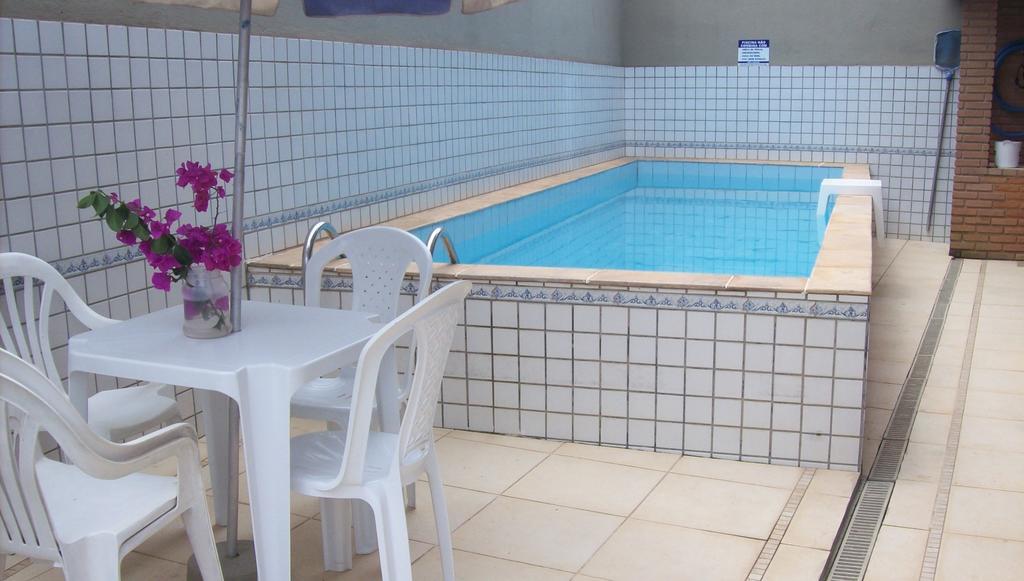 Sobrado Com Piscina Em Condomino Fechado A 150 M Da Praia Caraguatatuba Room photo